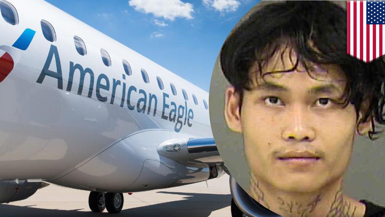 Passenger tries to bite AA flight attendant, ju...