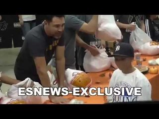 oscar de la hoya giving back in east la - people's face light up! EsNews Boxing