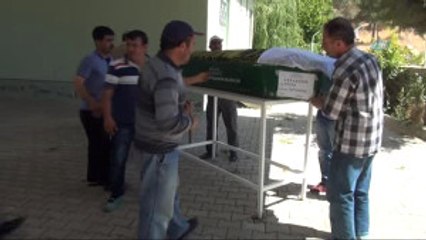Gaziantep'te Cinnet Kurbanı Anne ve 2 Kızı Yan Yana Defnedildi