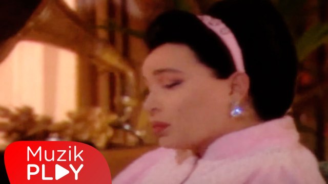 Bülent Ersoy - Yüzünü Göremem