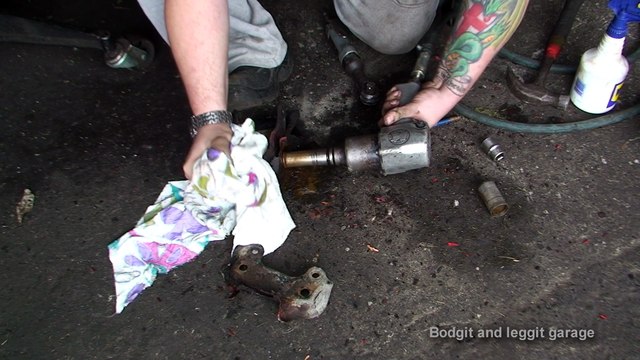 bodgit and leggit garage how to do leaf spring hangers on a renault master van
