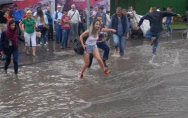 Izmir'de Aşırı Yağışlar Sele Neden Oldu-1