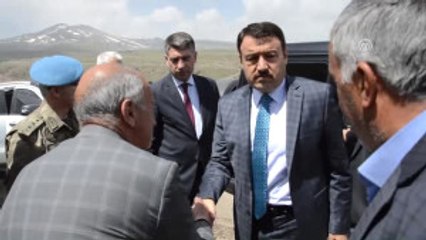 Ağrı Valisi Işın, Şehit Ailesini Ziyaret Etti