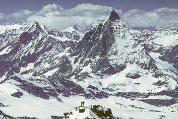 Speed Ski Mountaineering – The highest peaks in Switzerland and France in one tour