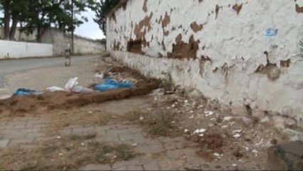 Deprem Bölgesinde Çadırda Yaşam Devam Ediyor