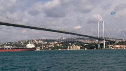 Fenerbahçe Bayrağı Şehitler Köprüsü'ne Tekrar Asıldı
