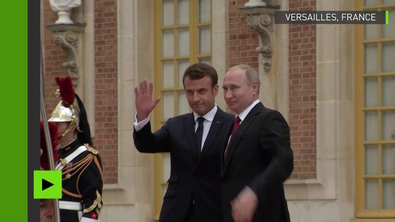 Les arrivées des présidents russe et français au château de Versailles