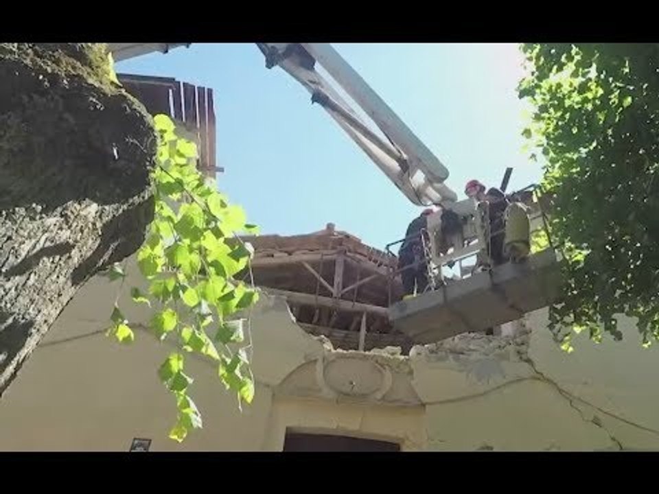 San Pellegrino di Norcia (PG) - Terremoto, copertura tetto della chiesa (29.05.17)
