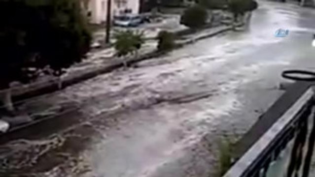Söke'de Dere Taştı, Evleri Su Bastı