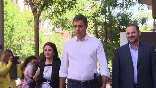 Sánchez llama a Rajoy y le dice que defenderá legalidad en Cataluña