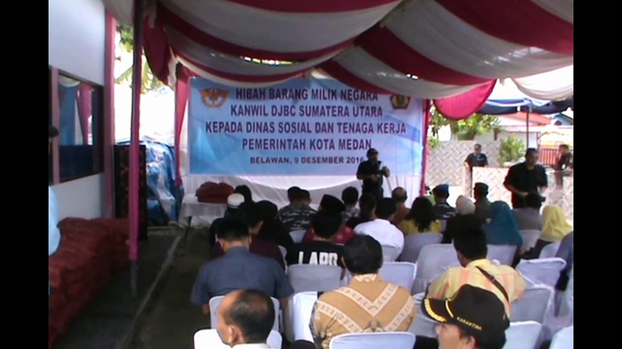 MEDAN - 50  TON BAWANG ILEGAL DIHIBAHKAN
