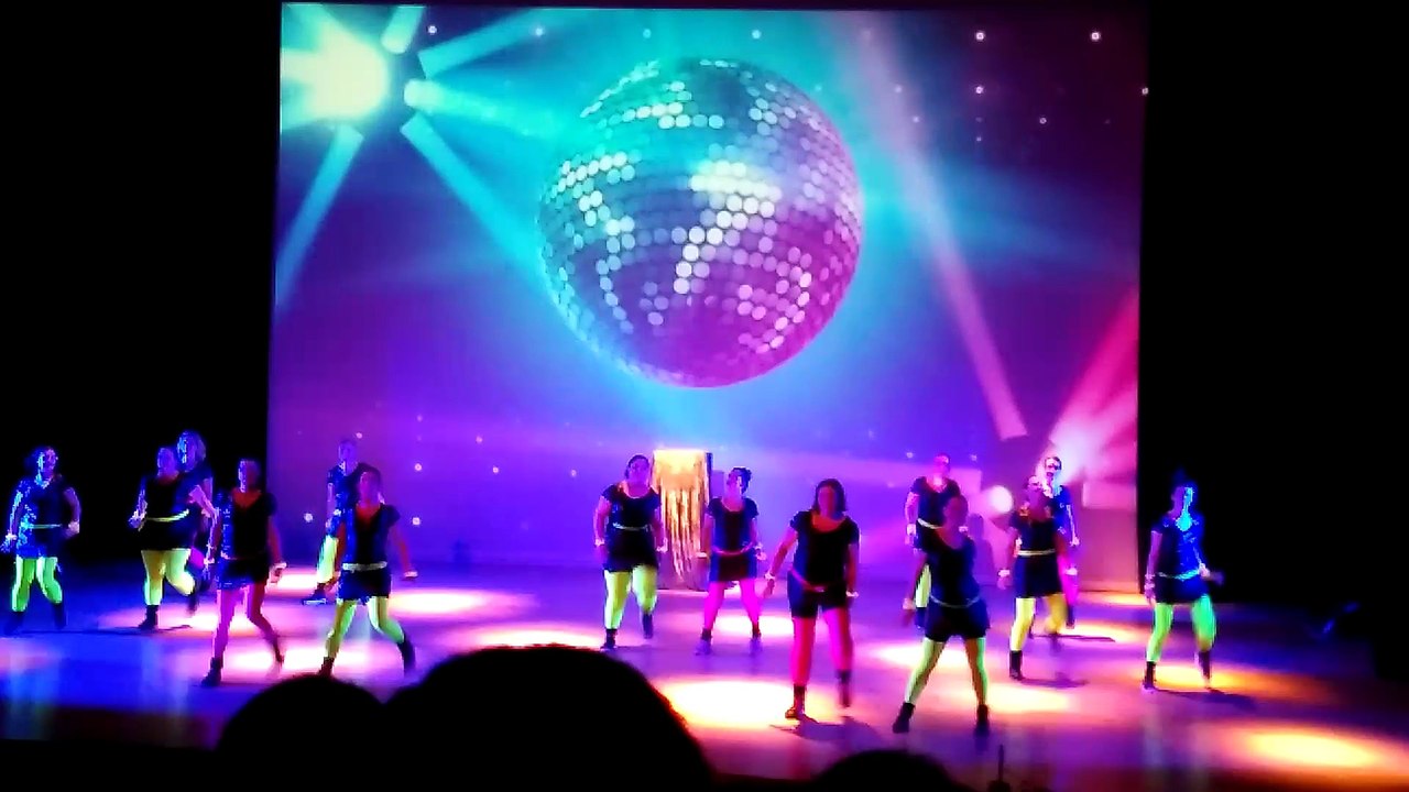 DJ monte le son !! :)