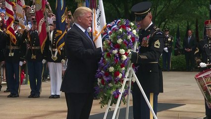 Trump pays homage to soldiers killed in combat