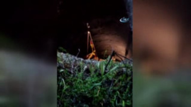 8 Metre Derinliğindeki Kuyuya Düşen İnek 3 Saatte Kurtarıldı