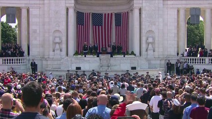 Trump homenageia soldados mortos