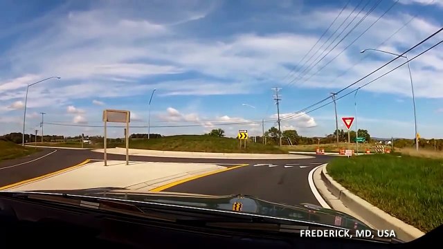 MAD DRIVERS Worldwide #4 - 40 INSANE Videos of Car Crashes Road Rage Compilation