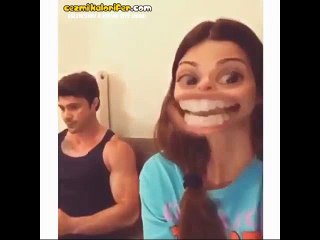 Sevdiceğini Trolleyen Hanım Kız