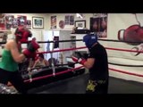 Girls sparring at Outlaws Boxing Gym - EsNews Boxing