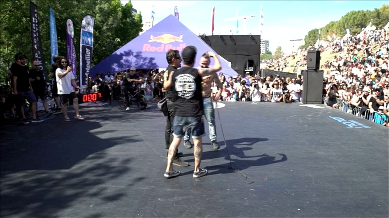 JOSE Garcia découvre le BMX Flat au FISE de Montpellier