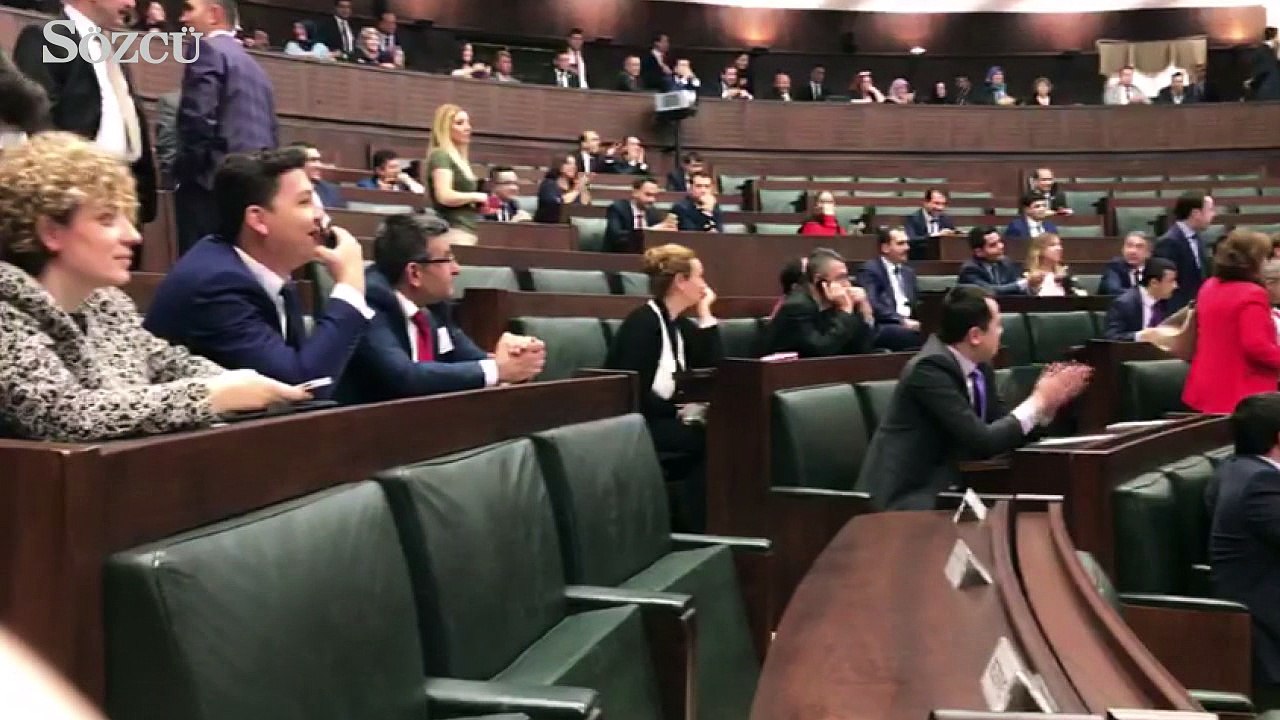 Cumhurbaşkanlı ilk AKP grup toplantısı olaylı başladı