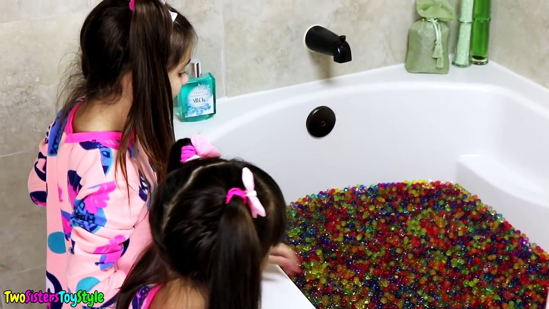 Bad Baby Tiana Powers - Messy Orbeez Bath Party Spa - Daddy Freaks Out video