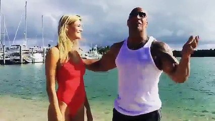 Alerte à Malibu (remake) : Kelly Rohrbach enfile le maillot de Pamela Anderson