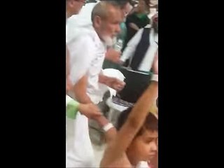 بول بوجبا يؤدي مناسك العمرة ... قائلا - أجمل شئ رأيته في حياتي - - YouTube