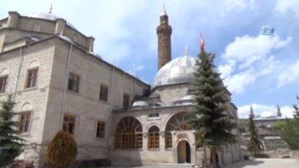 Hasan Harakani Türbesine Ramazan'da Ziyaretçi Akını