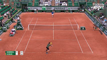VIDÉO. Roland-Garros 2017 : Wawrinka, où l'art de la défense ! (6-2, 3-3 face à Kovalik)