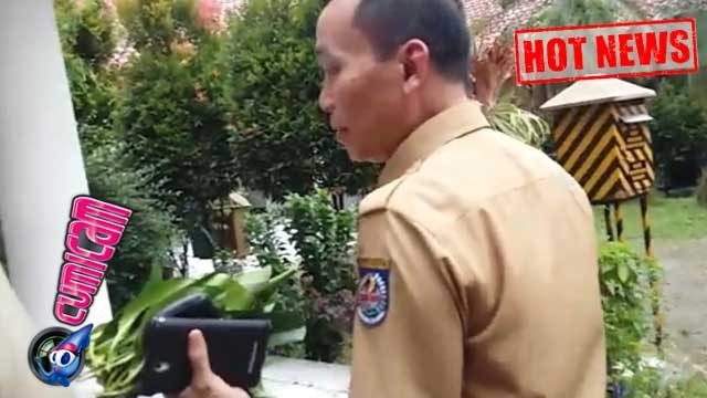 Hot News! Ayu Terancam Masuk Penjara, Ini Reaksi Ayah Rozak - Cumicam 30 Mei 2017