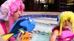 Juguetes de Buscando a Dory. Dory y Nemo nadan cuando tocan el agua | Finding Dory Toys Un