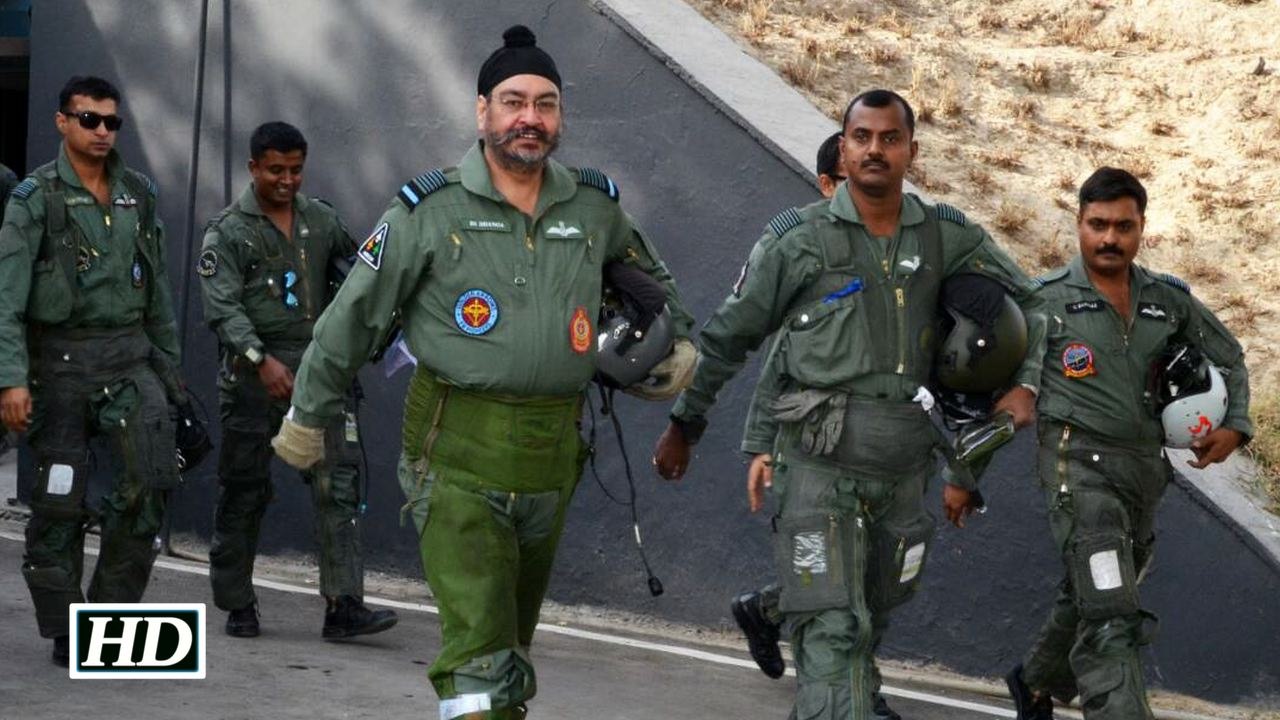 IAF chief flies MiG 21 to honour Kargil dead