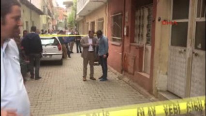 Izmir Çamdibinde Vahşet Eşi ve Kızını Öldürüp Intihar Etti