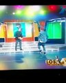 Liondy imitando al artista urbano El Mega con sus gestos y musica