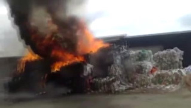 Geri Dönüşüm Tesisinde Yangın