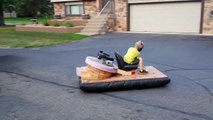 Ce papa génial a fabriqué un aéroglisseur pour son fils