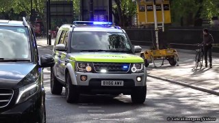 Police car responding - NEW Land Rover Discovery Bomb Squad with siren a