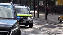 Police car responding - NEW Land Rover Discovery Bomb Squad with siren and lig