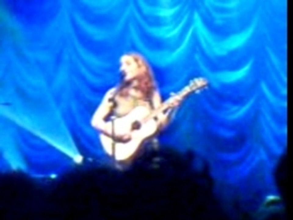 Ani Di Franco in Belgium - 11/10/2007 - 32 flavors