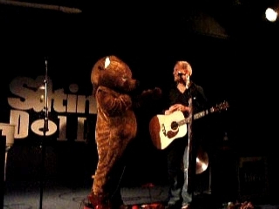 Oldelaf et Monsieur D - Gros ours (5)