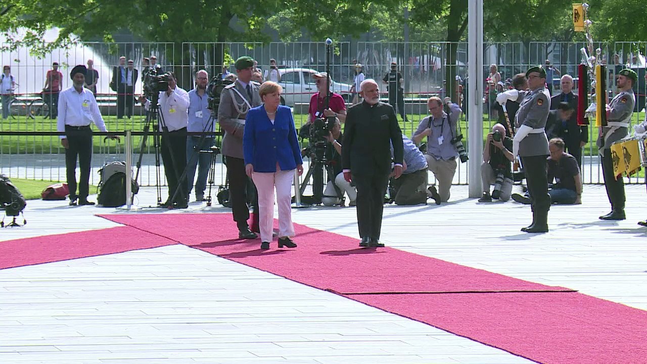 Wegen Trump: Merkel hofiert Indien und China