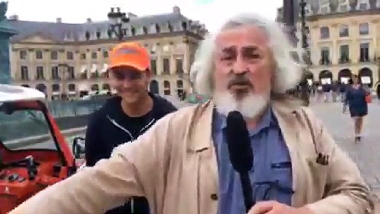 Culture on Live : parcourez avec nous les Champs-Élysées en tuk-tuk