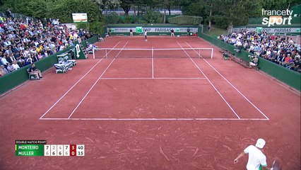 Roland-Garros 2017 : Les pleurs d'Alexandre Muller à l'issue de sa défaite en 5 sets (6-7, 6-2, 6-4, 6-7, 0-6)