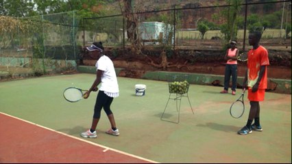 Tennis in Africa: Two sisters in Mali dream big