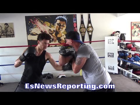 Boxing PRODIGY Adam Lopez HAS SWIFT COMBINATIONS & ANGLES - EsNews