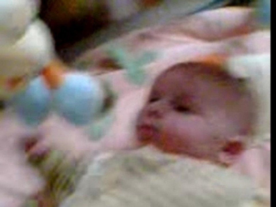 Léo sur le tapis d'eveil