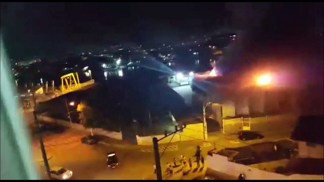 Fogo atinge igreja em Vitória