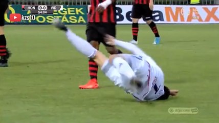 @TheBuzzer: Una patética actuación