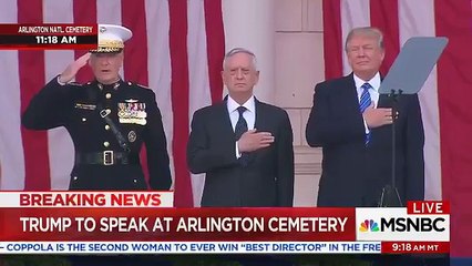 Trump, ABD ulusal marşını mı unuttu?