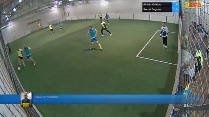 Faute de Rodolphe - Athletic Kiniktou Vs Securit Dogman - 30/05/17 20:00 - Ligue 2